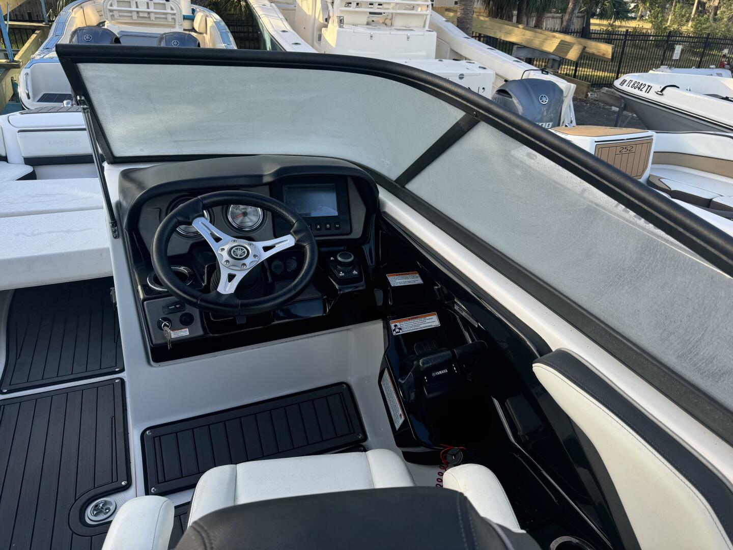 Slide: The Image of Yamaha 242 Limited S 2016 - 4910477