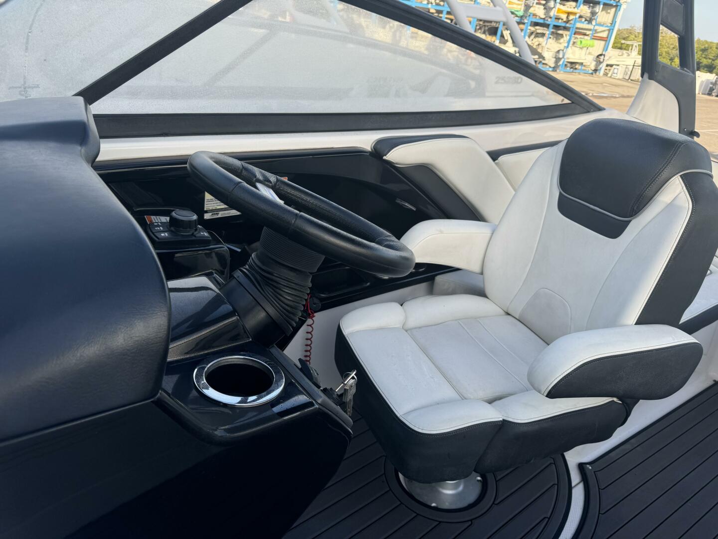 Slide: The Image of Yamaha 242 Limited S 2016 - 4910482