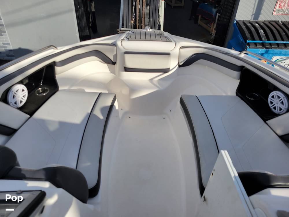 Slide: The Image of Yamaha 242 Limited SE 2017 - 15070235