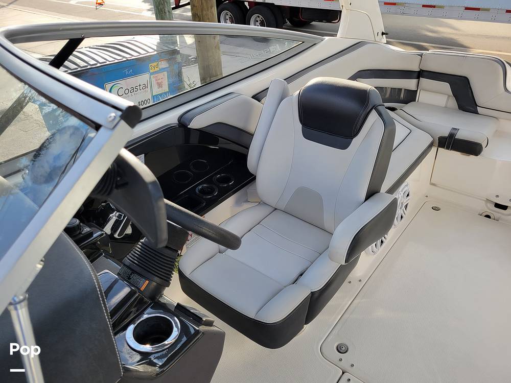 Slide: The Image of Yamaha 242 Limited SE 2017 - 15070240