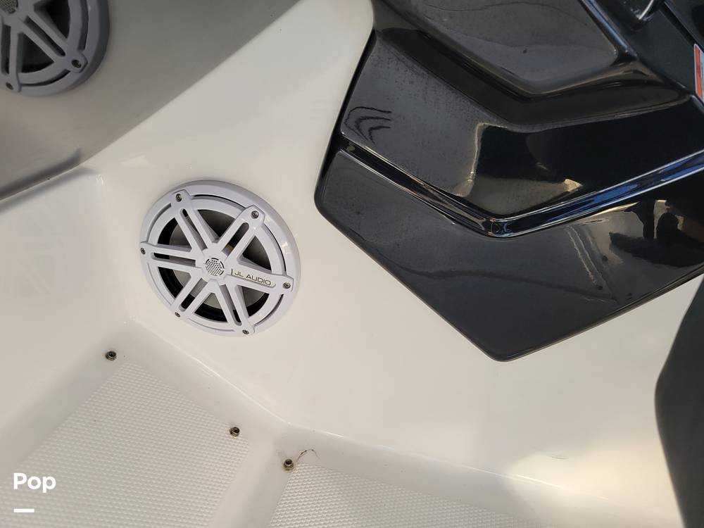 Slide: The Image of Yamaha 242 Limited SE 2017 - 15070248