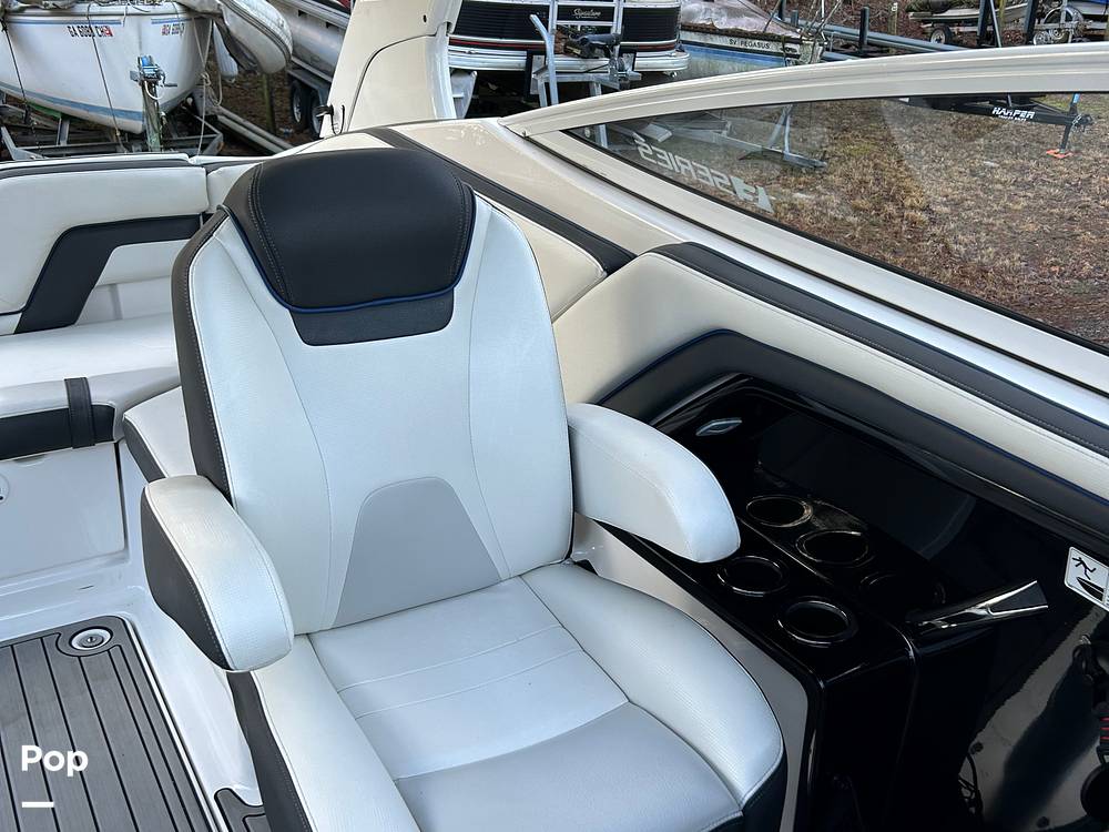 Slide: The Image of Yamaha 242 Limited SE 2019 - 13937070