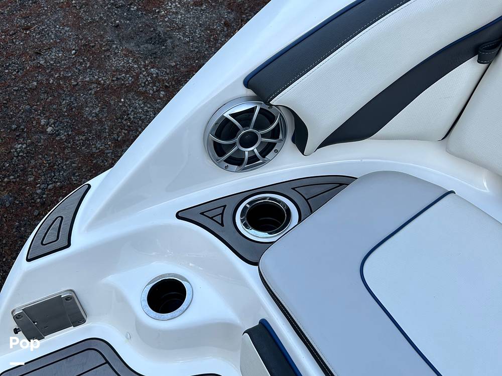 Slide: The Image of Yamaha 242 Limited SE 2019 - 13937104
