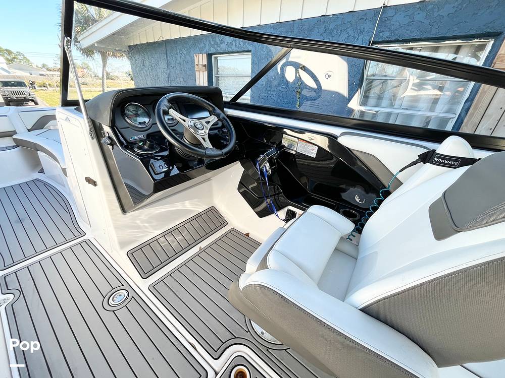 Slide: The Image of Captain's Chair - 15034016