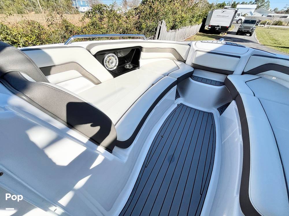 Slide: The Image of Bow Seating - 15034029