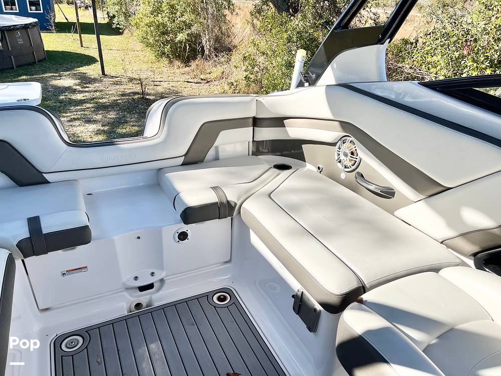 Slide: The Image of Cockpit Seating - 15034008