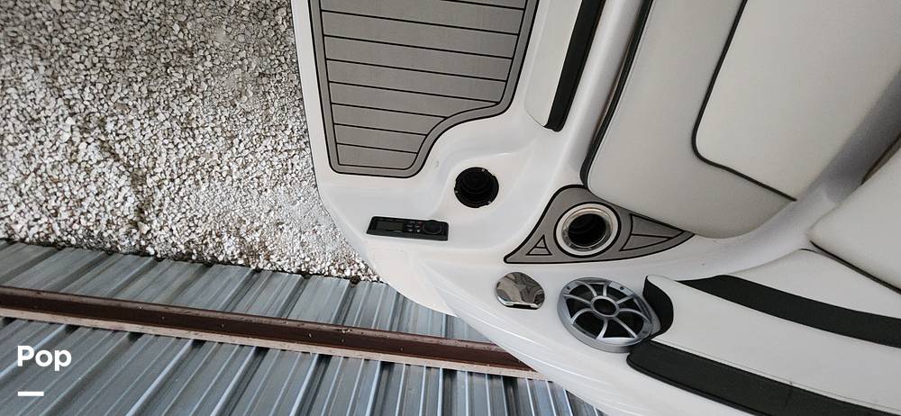 Slide: The Image of Yamaha 242 SE 2020 - 14802388