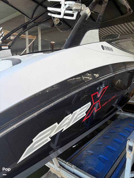 Slide: The Image of Yamaha 242x 2017 - 15336369