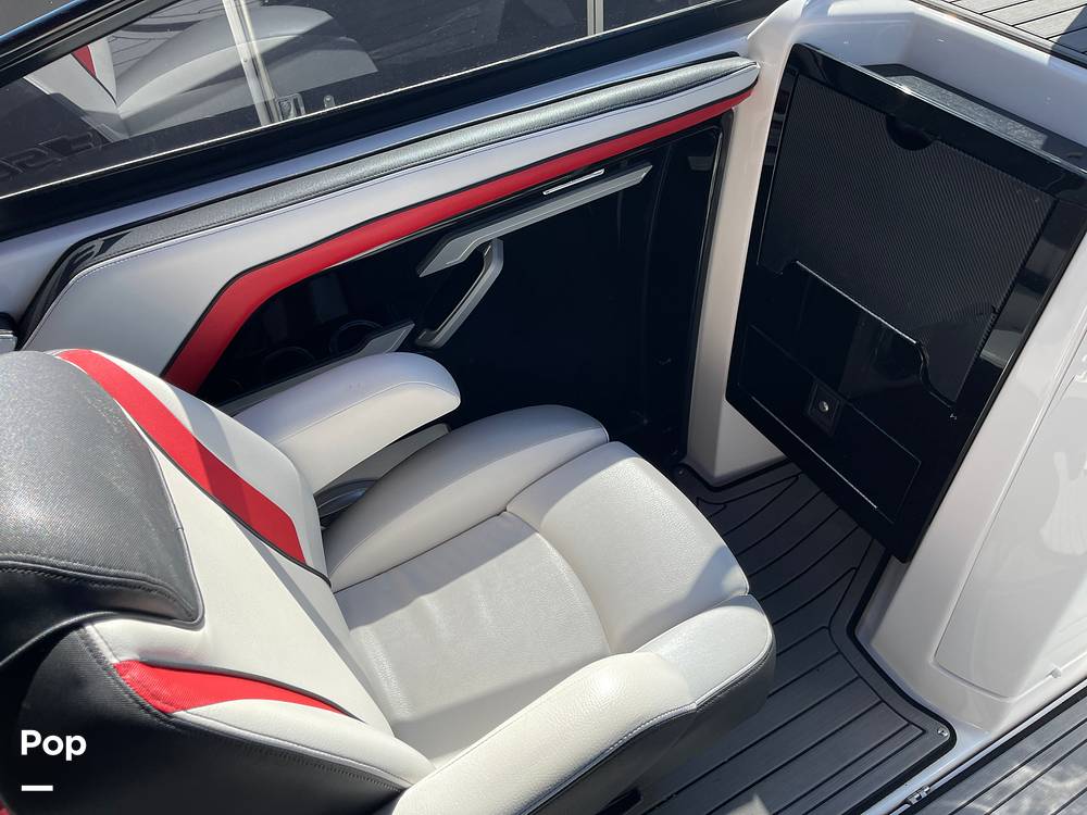 Slide: The Image of Co-captain Seat/glove Box - 13980416