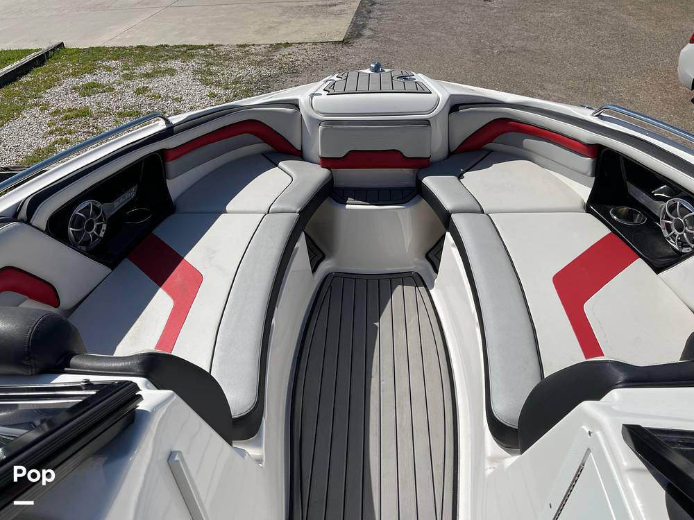 Slide: The Image of Bow Passenger Seating With Storage - 13980446