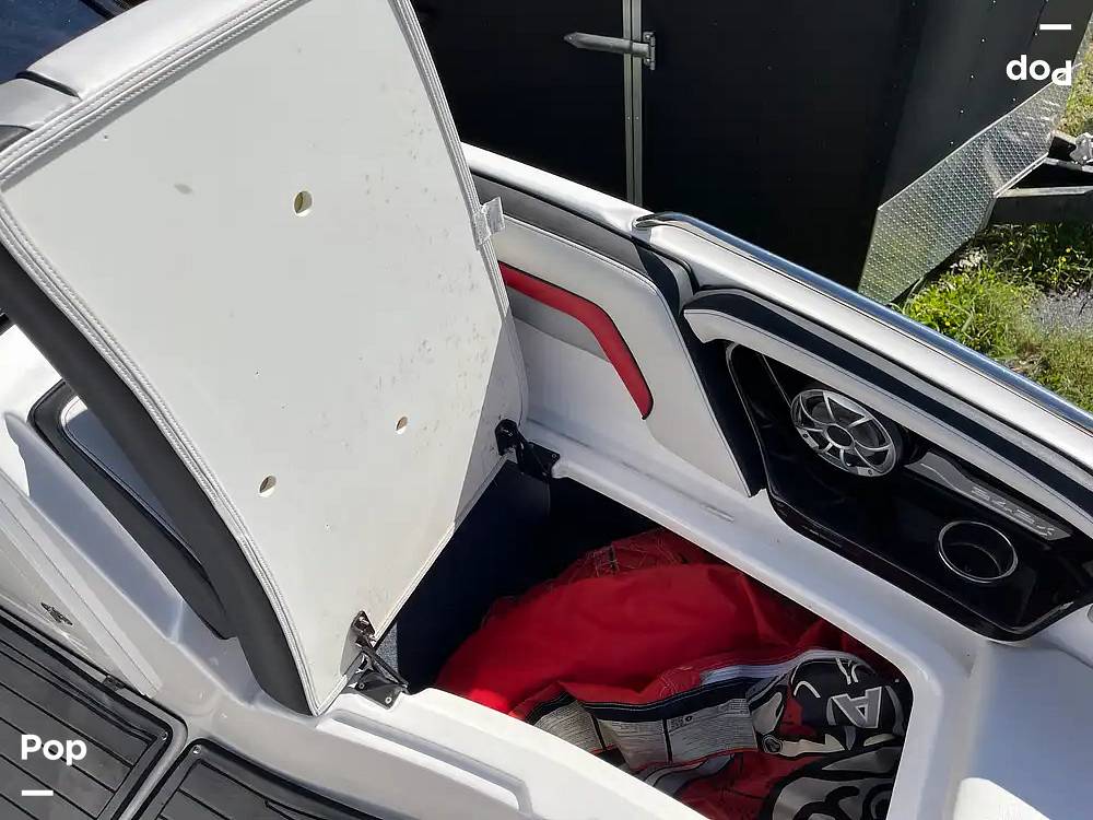 Slide: The Image of Passenger Seating With Storage - 13985696