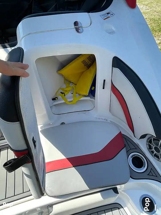 Slide: The Image of Passenger Seating With Storage - 13985700