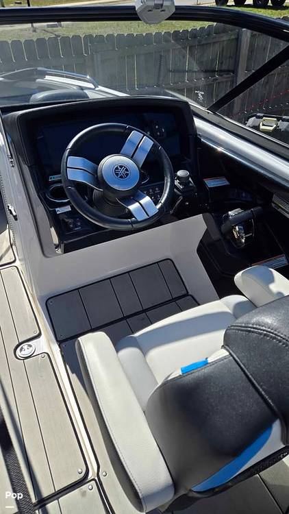 Slide: The Image of Yamaha 242X 2020 - 4
