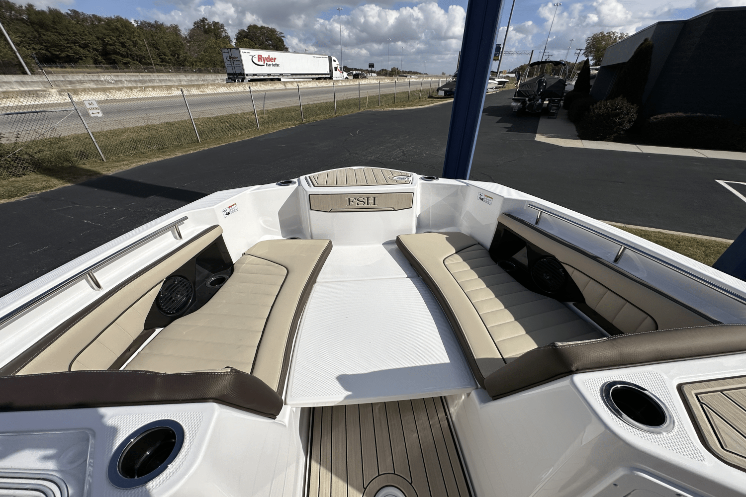 Slide: The Image of Yamaha 252 FSH Sport 2025 - 4