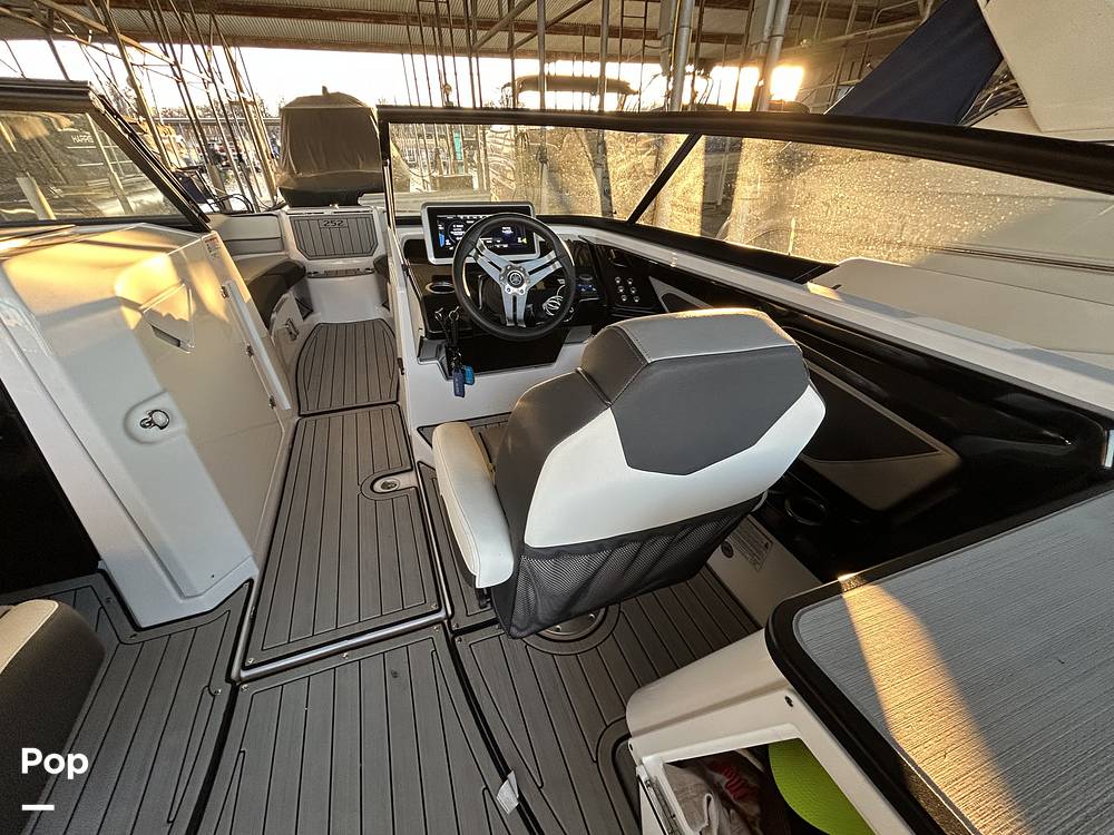 Slide: The Image of Yamaha 252S 2023 - 15168525