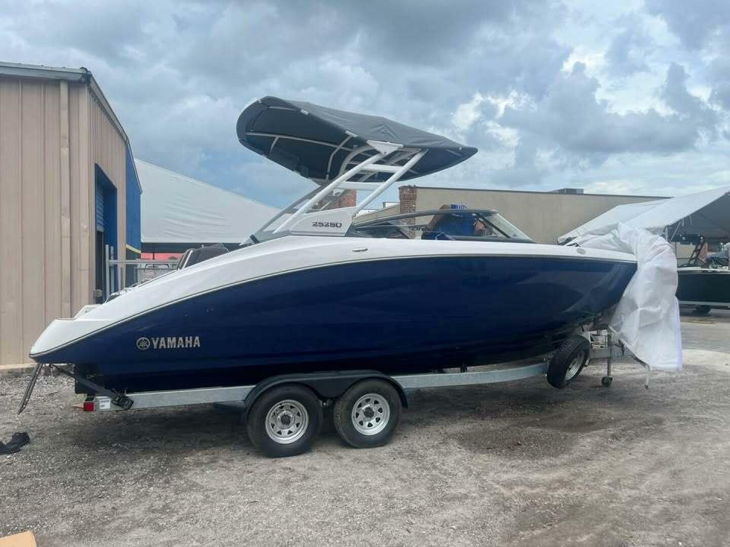 Slide: The Image of Yamaha 252 SD 2022 - 5315482