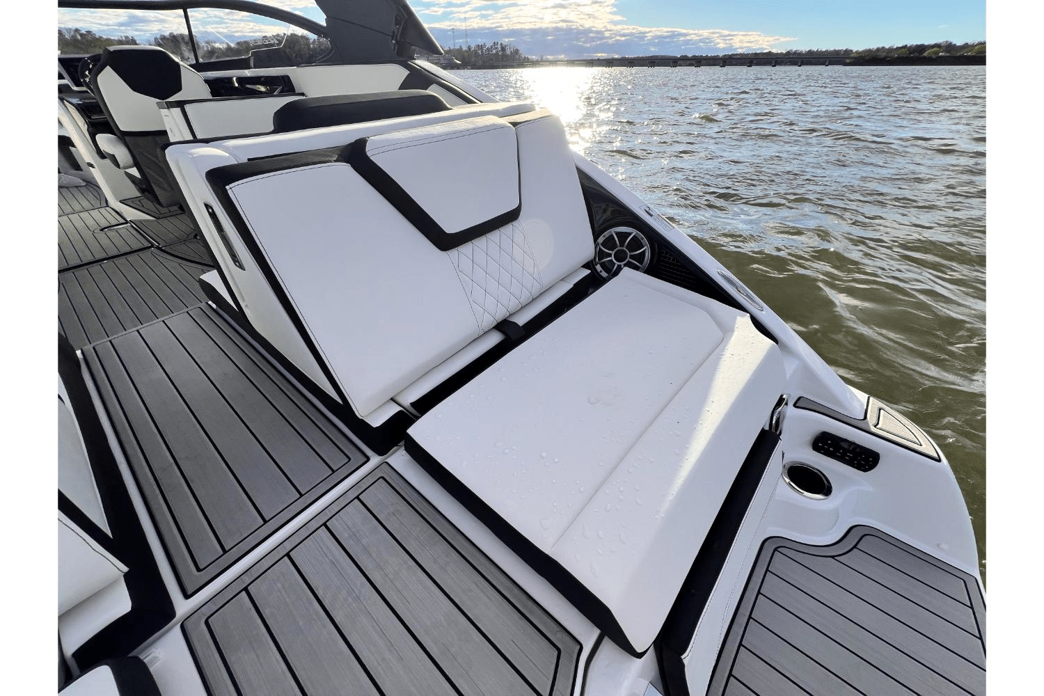 Slide: The Image of Yamaha 252SE 2025 - 10