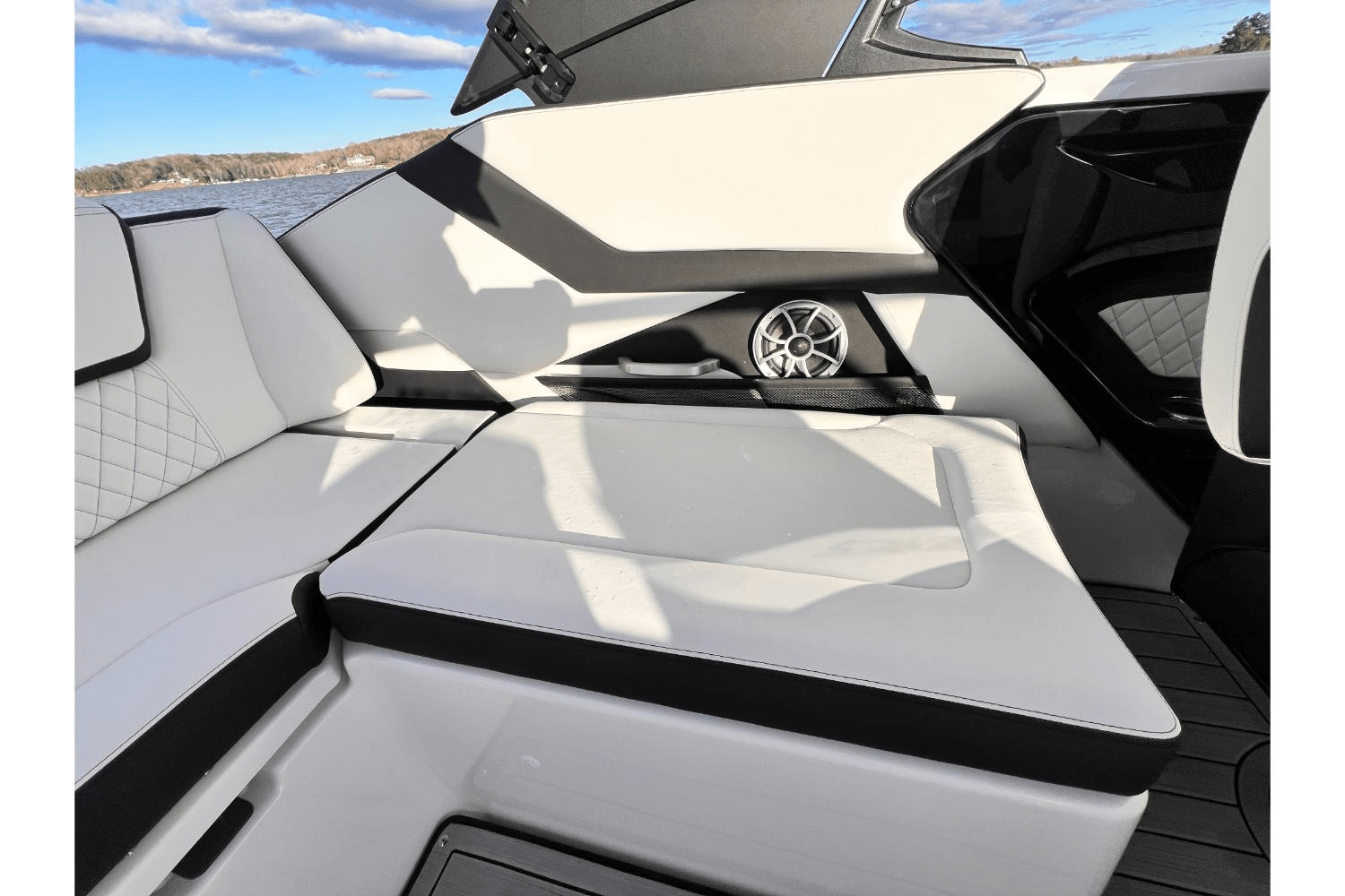 Slide: The Image of Yamaha 252SE 2025 - 15