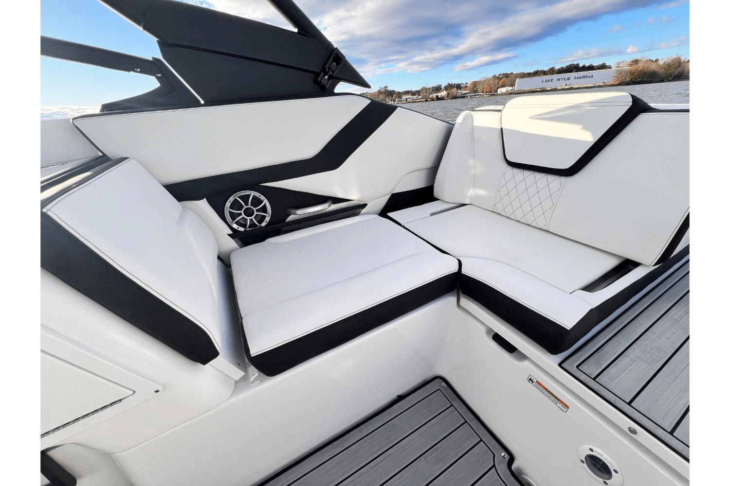 Slide: The Image of Yamaha 252SE 2025 - 16