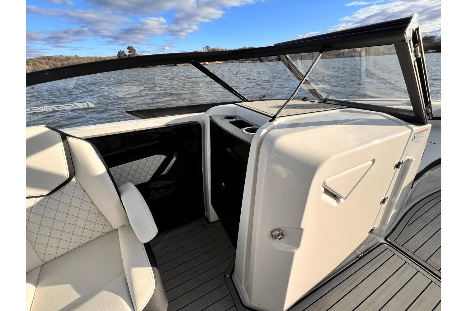 Slide: The Image of Yamaha 252SE 2025 - 19