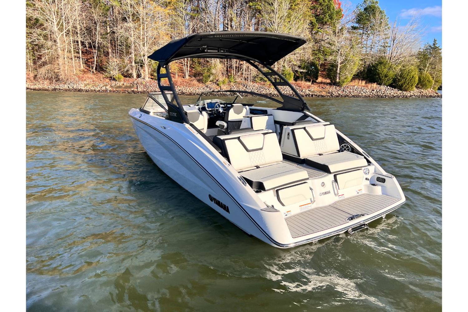 Slide: The Image of Yamaha 252SE 2025 - 2