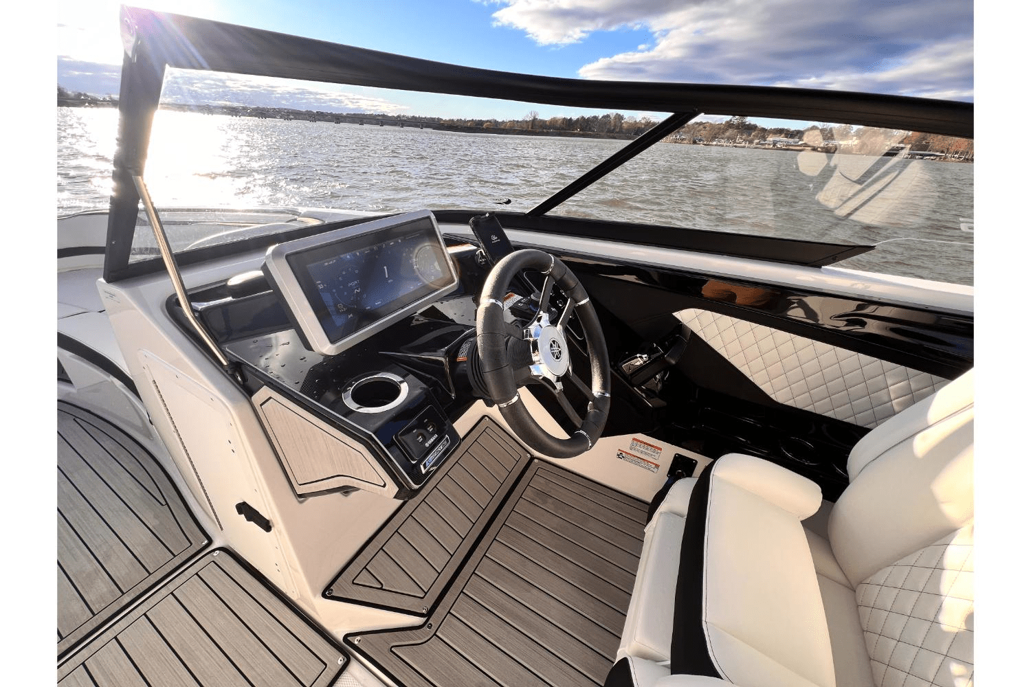 Slide: The Image of Yamaha 252SE 2025 - 21