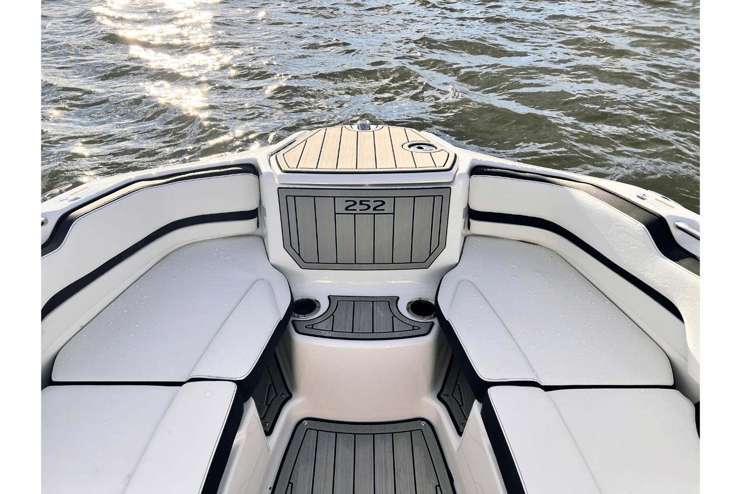 Slide: The Image of Yamaha 252SE 2025 - 27