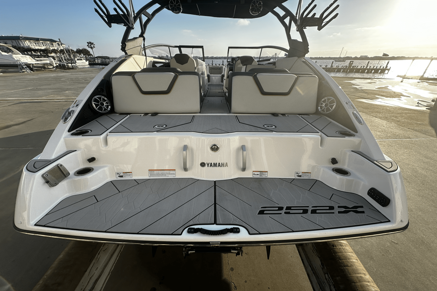 Slide: The Image of Yamaha 252 XE 2021 - 22
