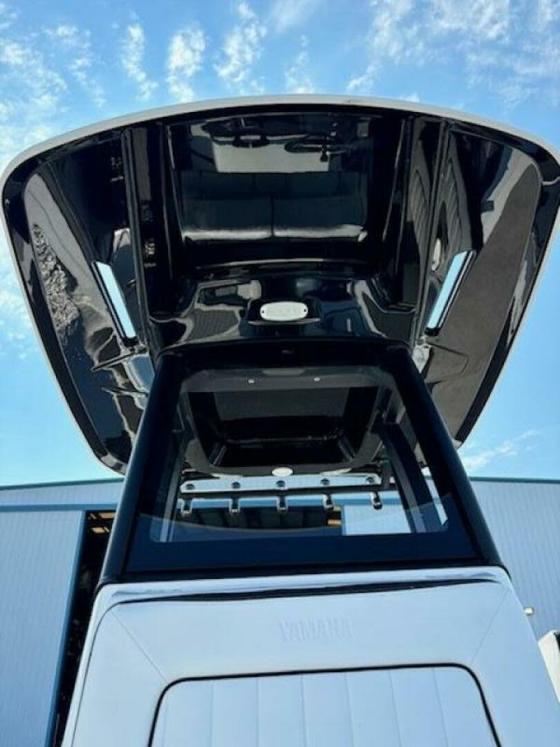 Slide: The Image of Yamaha 255 FSH E 2024 - 4632950