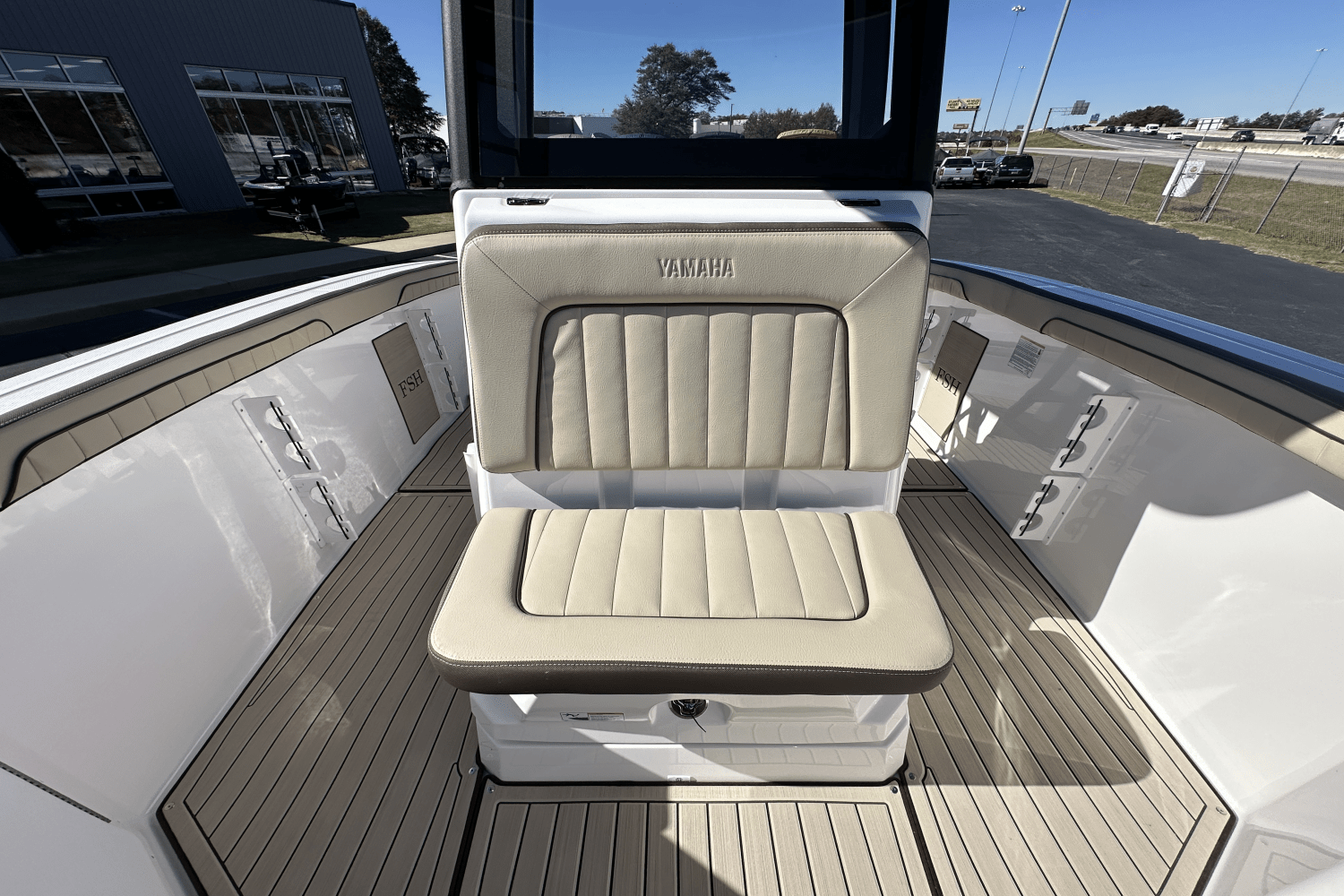 Slide: The Image of Yamaha 255 FSH Sport E 2025 - 11