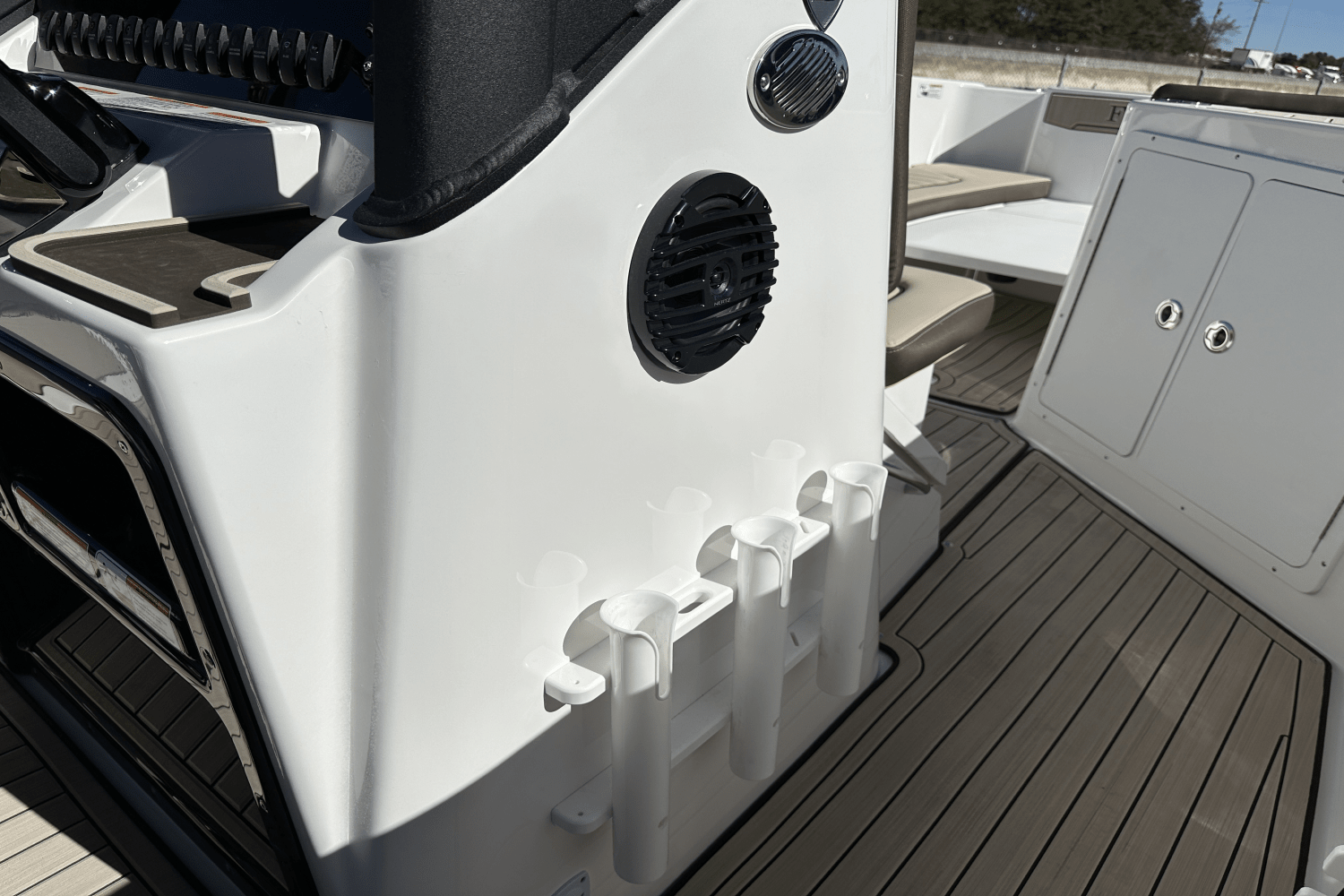 Slide: The Image of Yamaha 255 FSH Sport E 2025 - 12