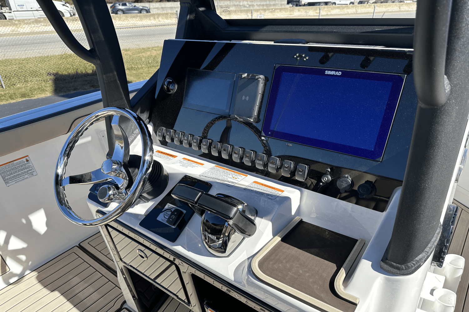 Slide: The Image of Yamaha 255 FSH Sport E 2025 - 13