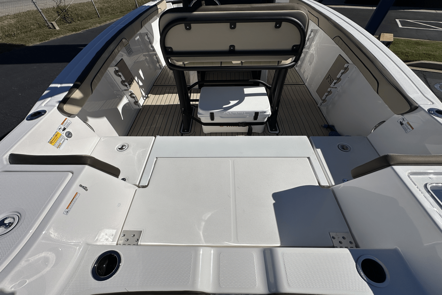 Slide: The Image of Yamaha 255 FSH Sport E 2025 - 17