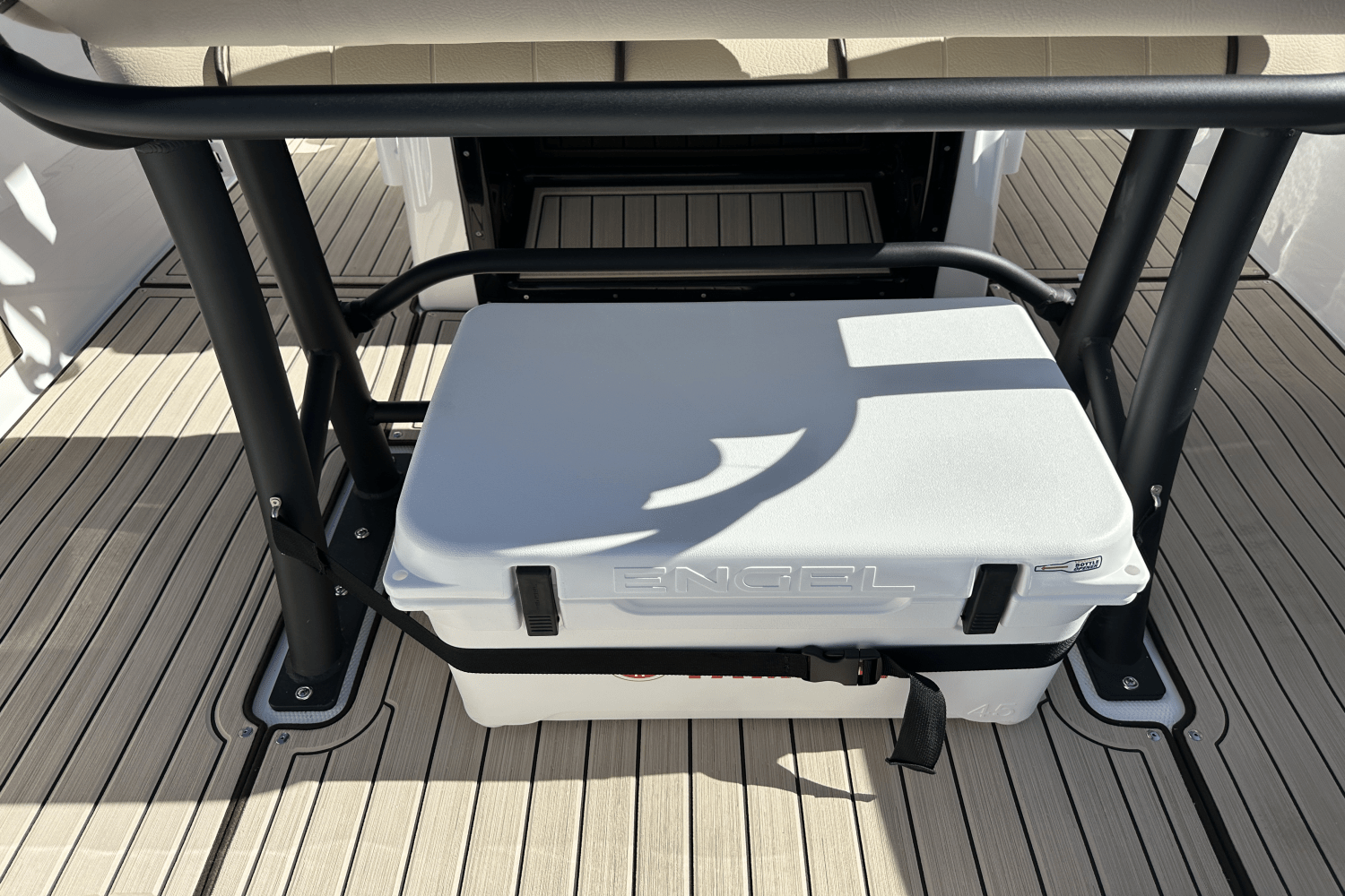 Slide: The Image of Yamaha 255 FSH Sport E 2025 - 19