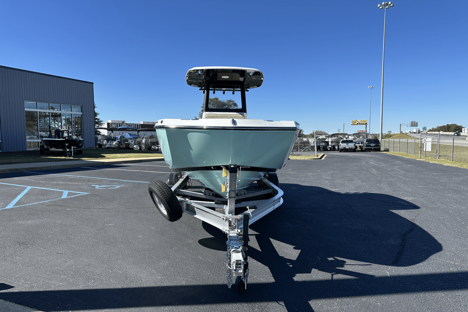 Slide: The Image of Yamaha 255 FSH Sport E 2025 - 2