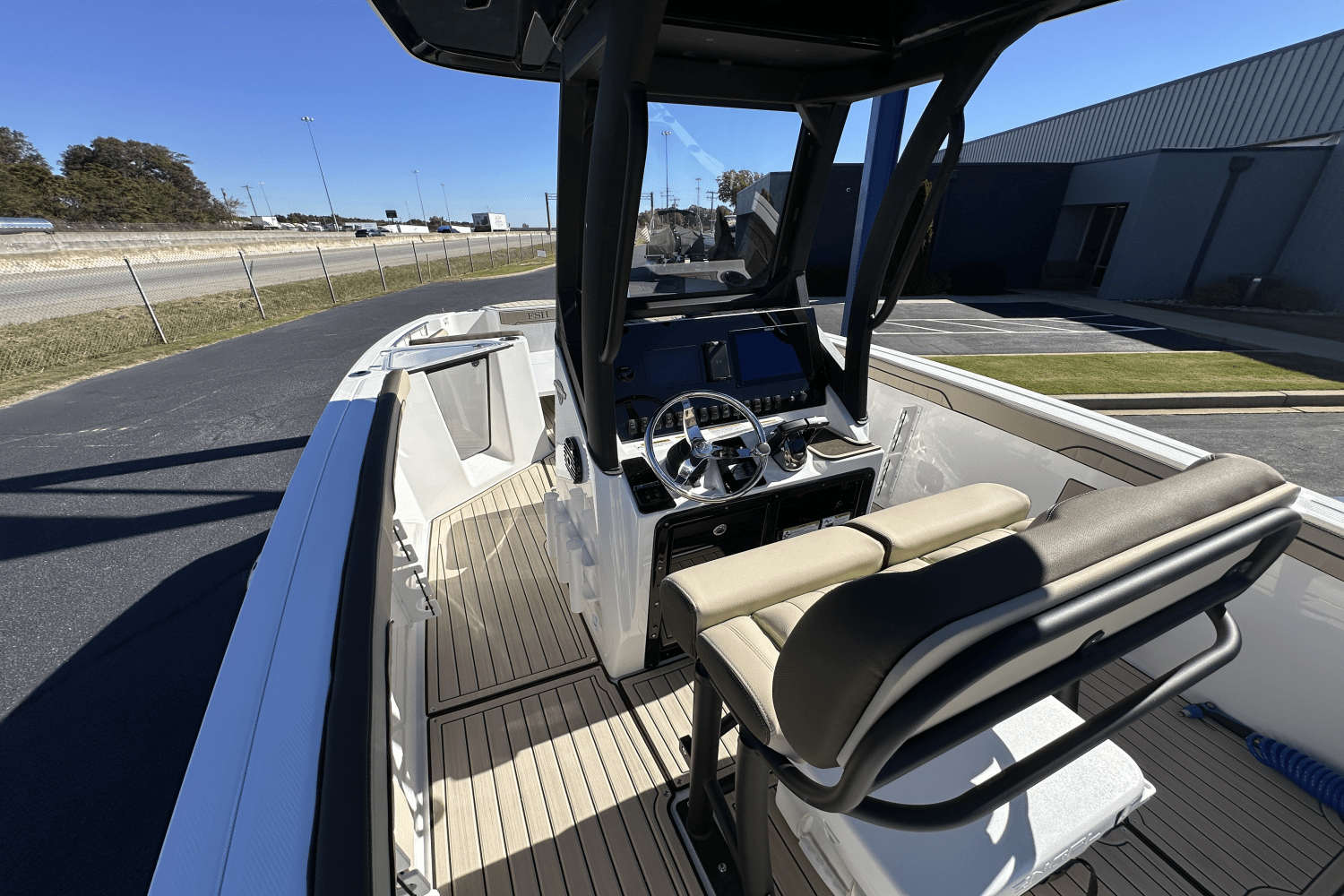 Slide: The Image of Yamaha 255 FSH Sport E 2025 - 20