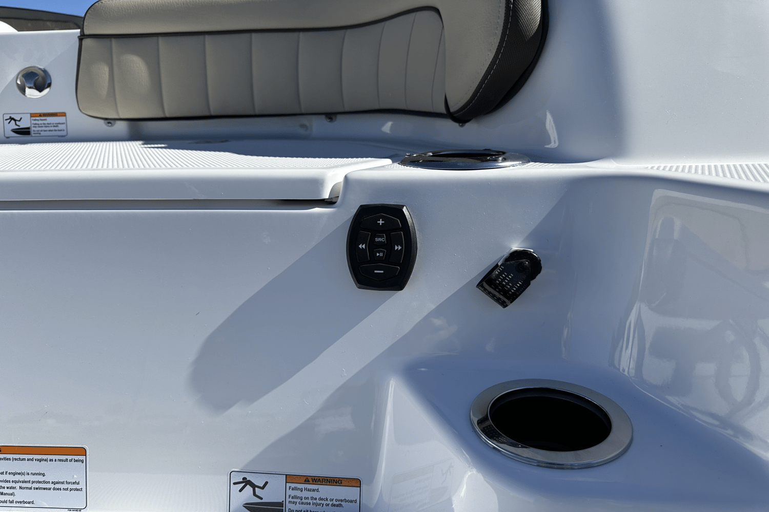 Slide: The Image of Yamaha 255 FSH Sport E 2025 - 22
