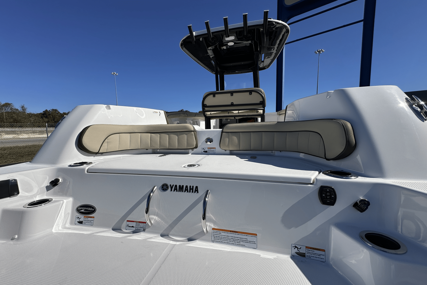 Slide: The Image of Yamaha 255 FSH Sport E 2025 - 4