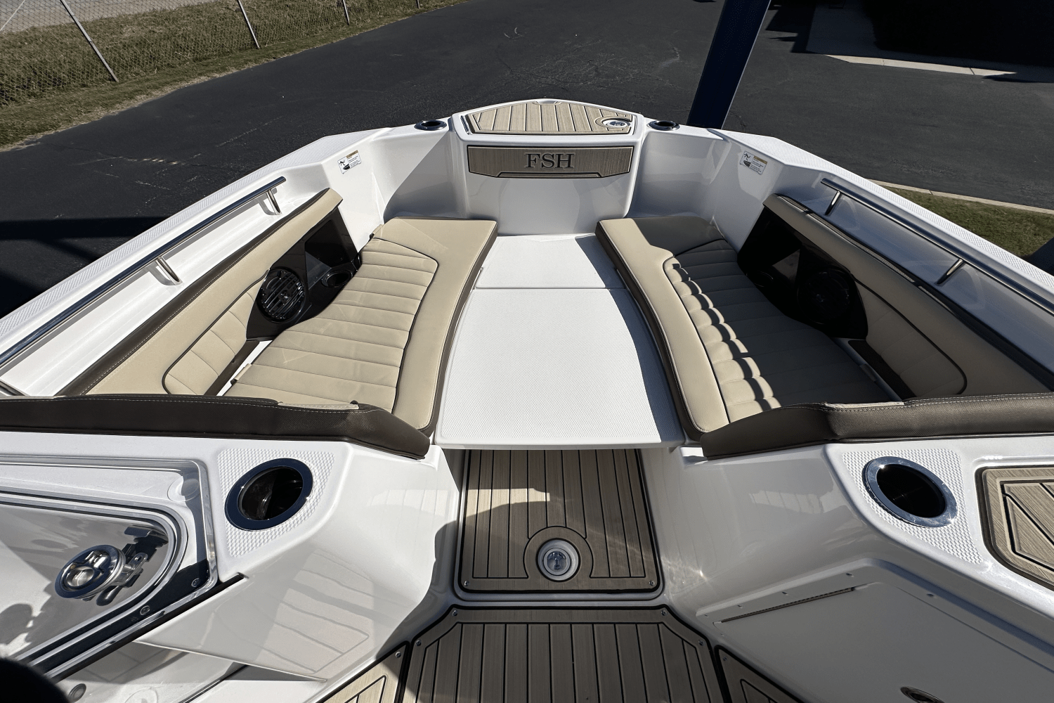 Slide: The Image of Yamaha 255 FSH Sport E 2025 - 5