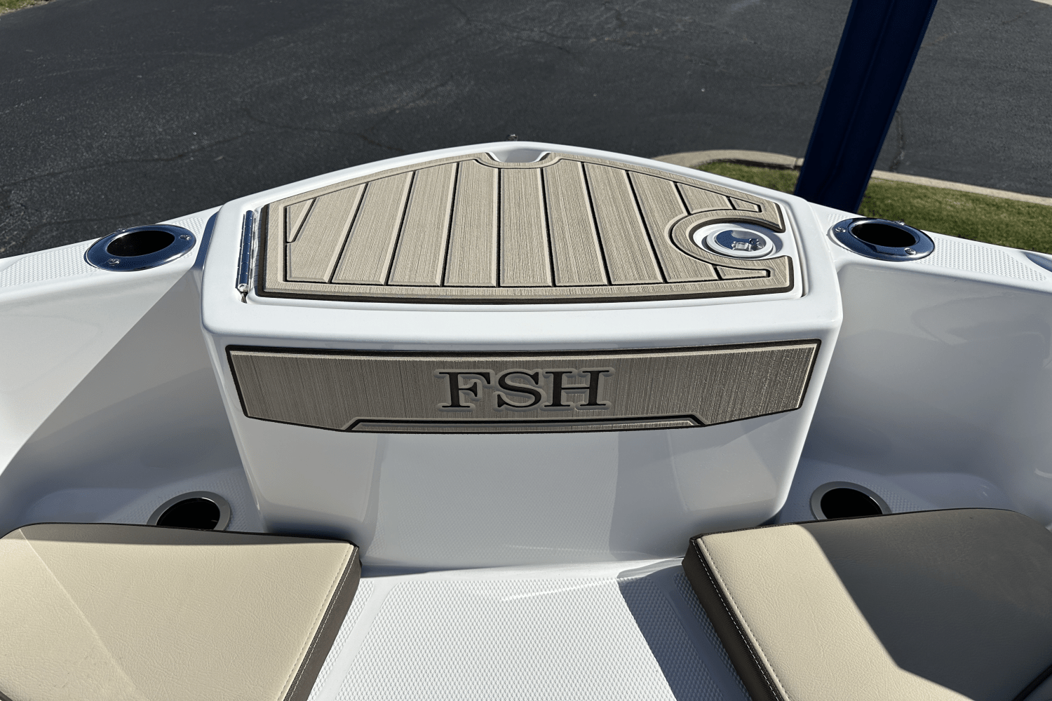 Slide: The Image of Yamaha 255 FSH Sport E 2025 - 7