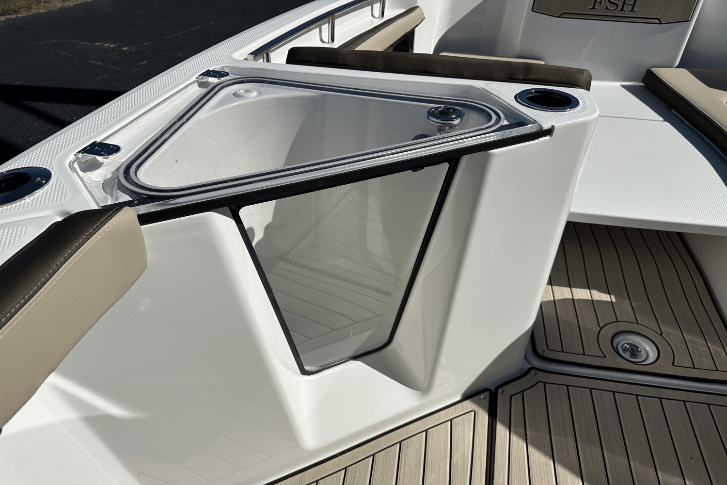 Slide: The Image of Yamaha 255 FSH Sport E 2025 - 9