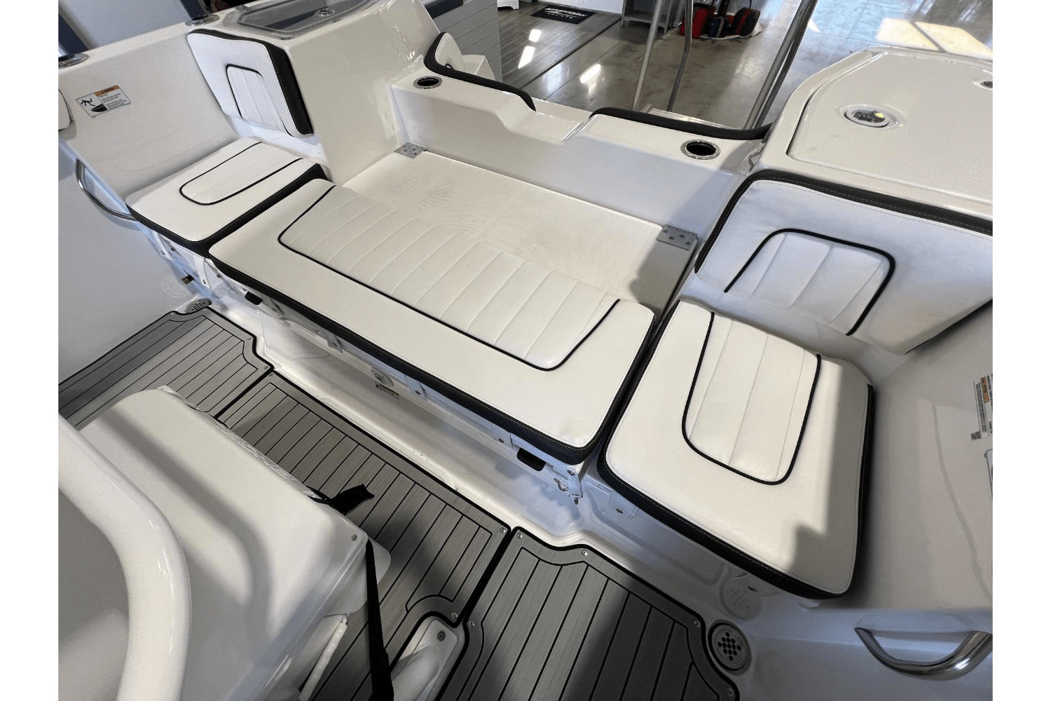 Slide: The Image of Yamaha 255 FSH Sport H 2025 - 11