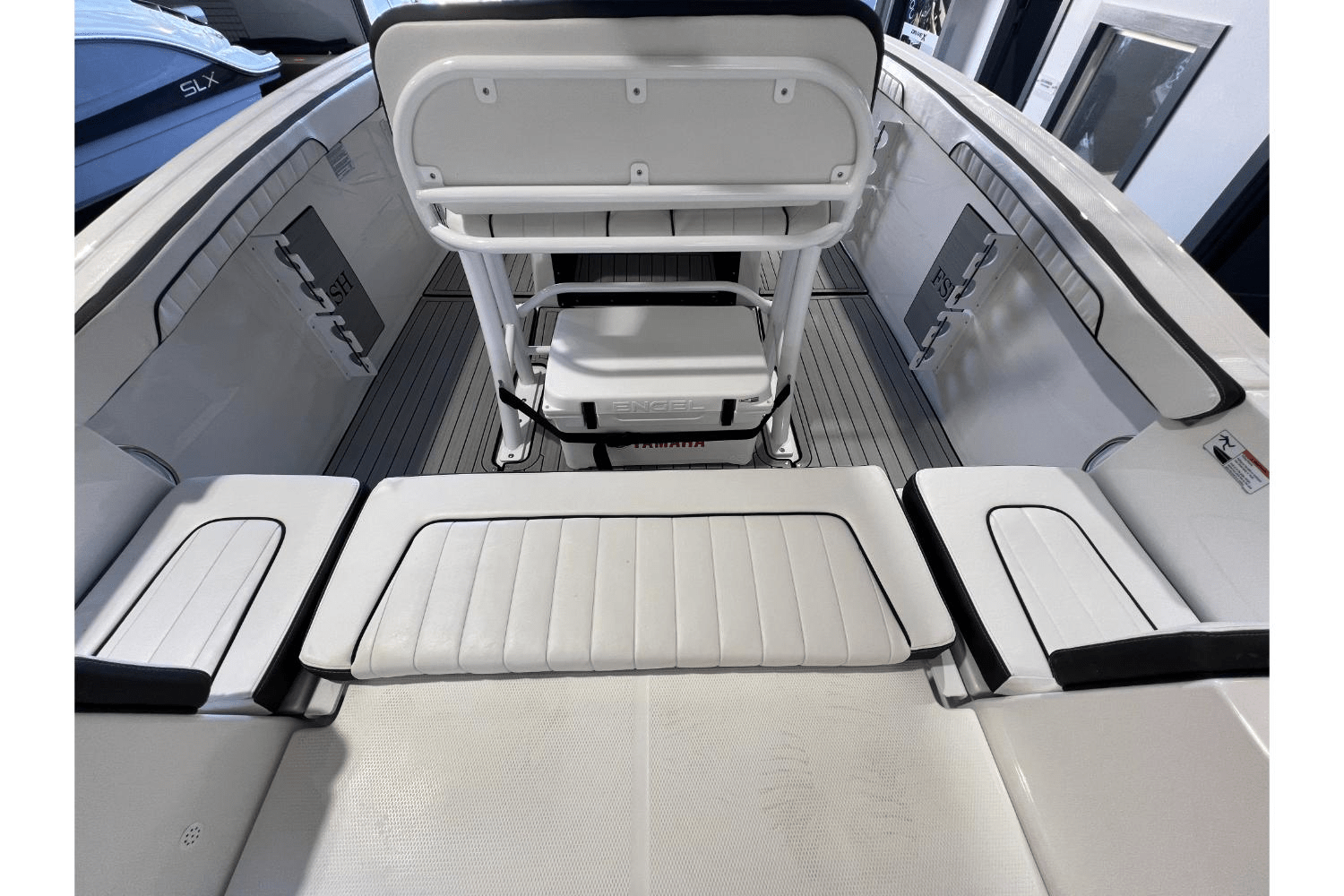 Slide: The Image of Yamaha 255 FSH Sport H 2025 - 12