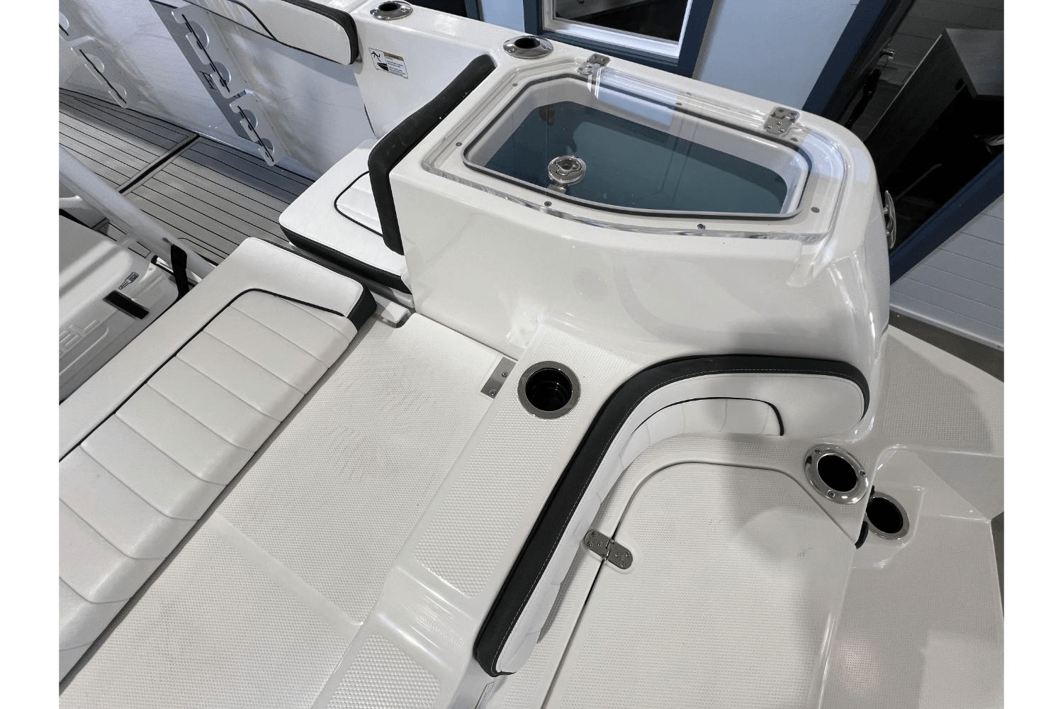 Slide: The Image of Yamaha 255 FSH Sport H 2025 - 13