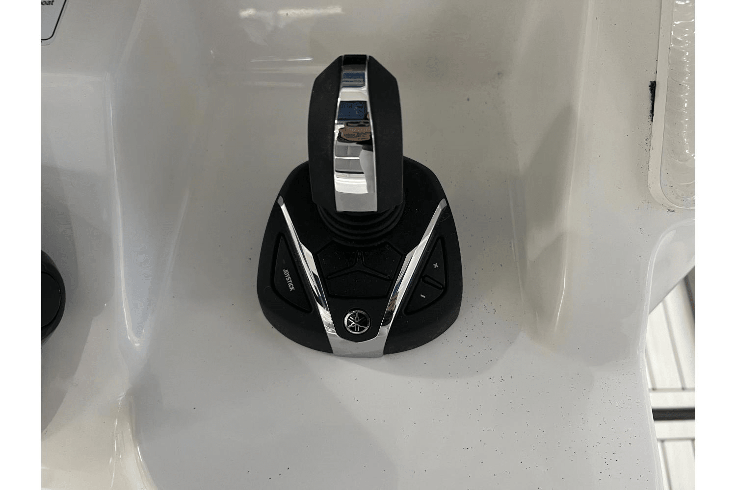 Slide: The Image of Yamaha 255 FSH Sport H 2025 - 18