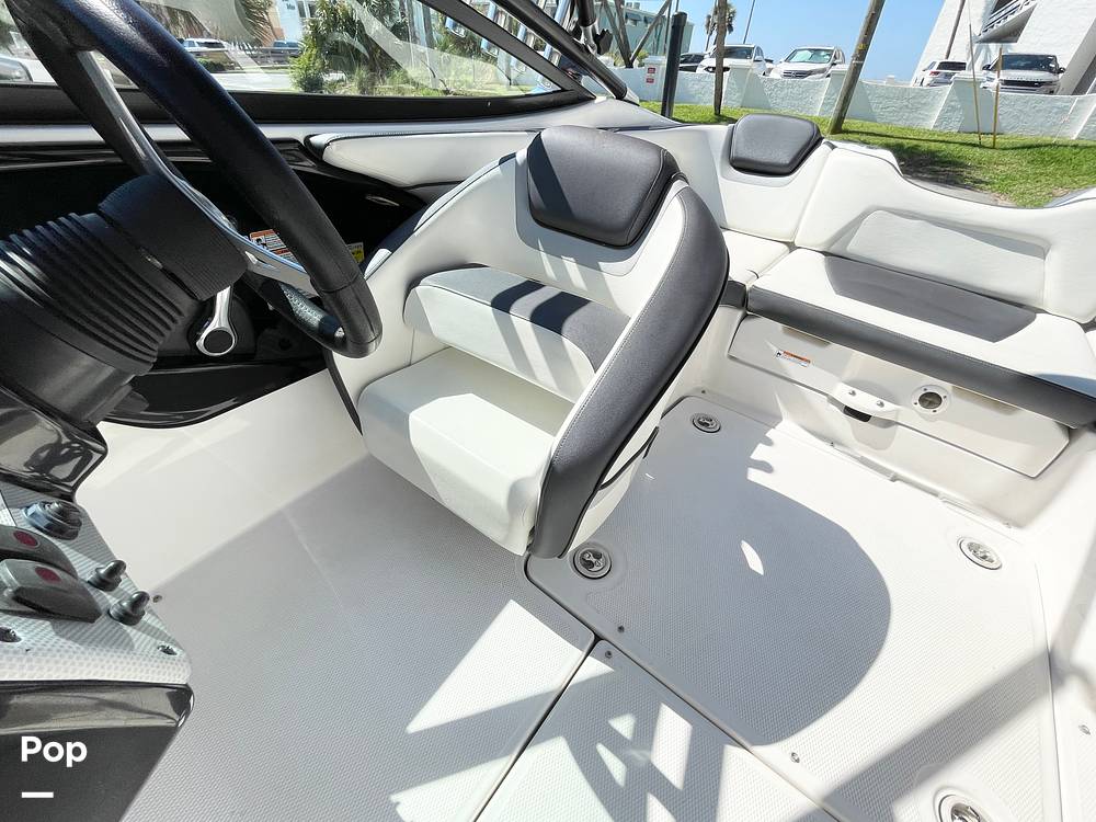 Slide: The Image of Captain's Chair - 14344557