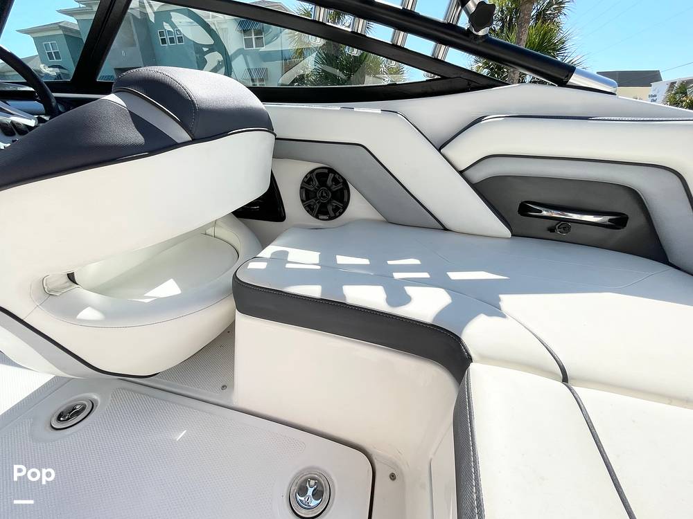 Slide: The Image of Cockpit Seating - 14344558