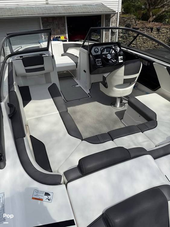 Slide: The Image of Large J-shaped cockpit seating area - 15413489