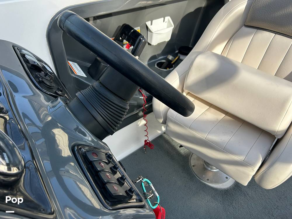 Slide: The Image of Captain's Chair - 13932672