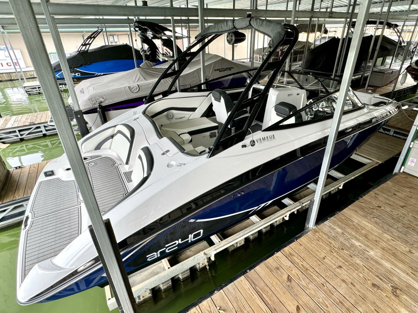 Slide: The Image of Yamaha AR 240 High Output 2016 - 4910820